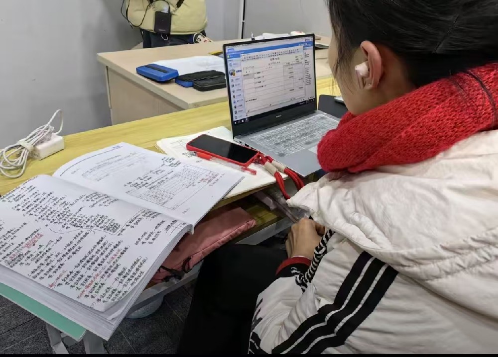 十年金牌講師團,精準拆解考點,過考率敢寫進合同!